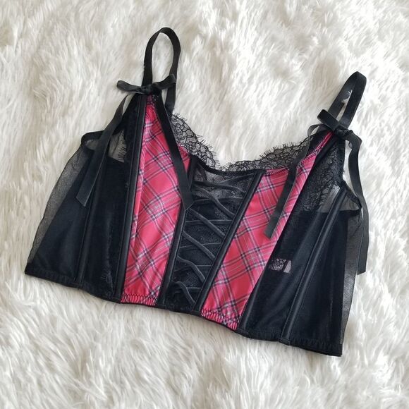 MEDIUM Victoria's Secret Red Bra Set - Picture 7 of 16